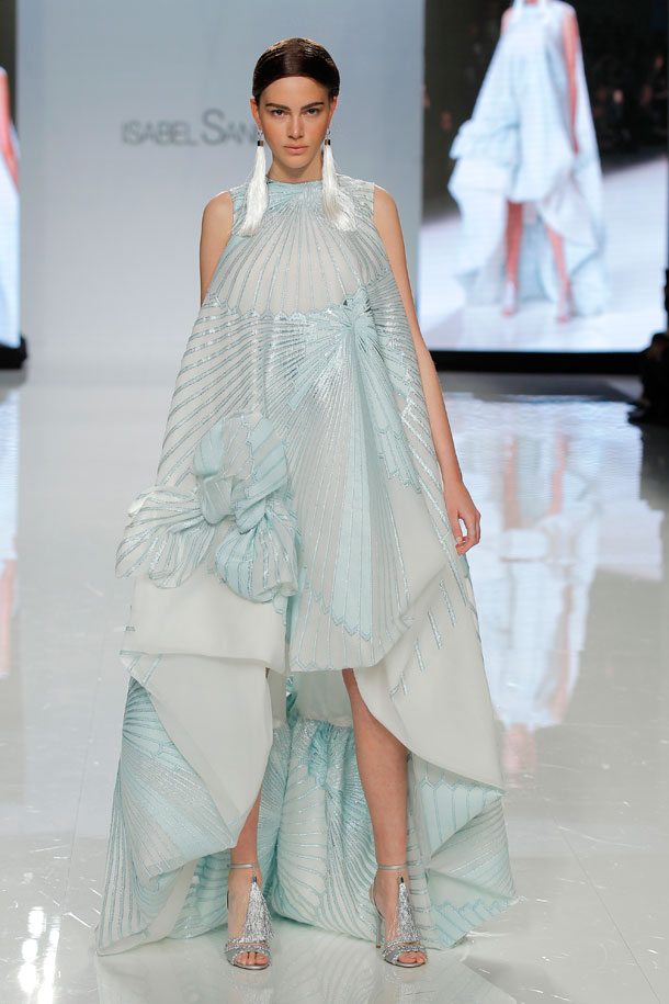 ilovebrides.pt Isabel Sanchis 2018 Barcelona Bridal Fashion Week 2017